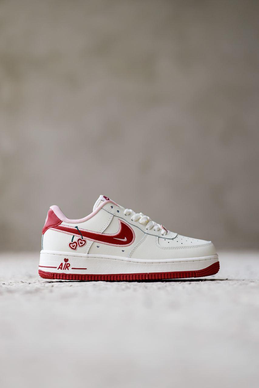 Жіночі демісезонні кросівки Nike Air Force 1 Low Cherry Valentine's Day (білі з червоним) кроси 01076 Найк vkross