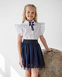 Шкільна біла блуза з коротким рукавом для дівчинки "Маричка" (116-140р). Синій., фото 3