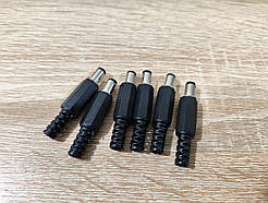 Штекер 5.5*2.1 корпусний під пайку