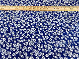 Тканина супер софт, білі квіточки на синьому фоні. №2233, фото 5