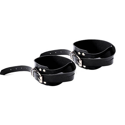 Мужские кожаные наручники Art of Sex - Man Handcuffs Speedway XS-M, цвет черный, фото 1