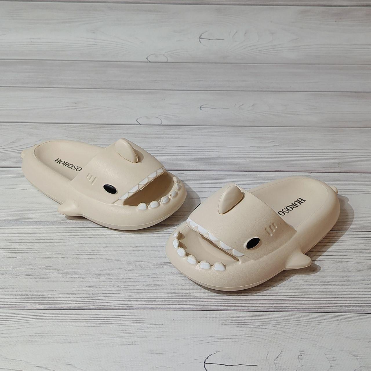 Легкі дитячі шльопанці акула в бежевому кольорі в розмірі 32-33, фото 1