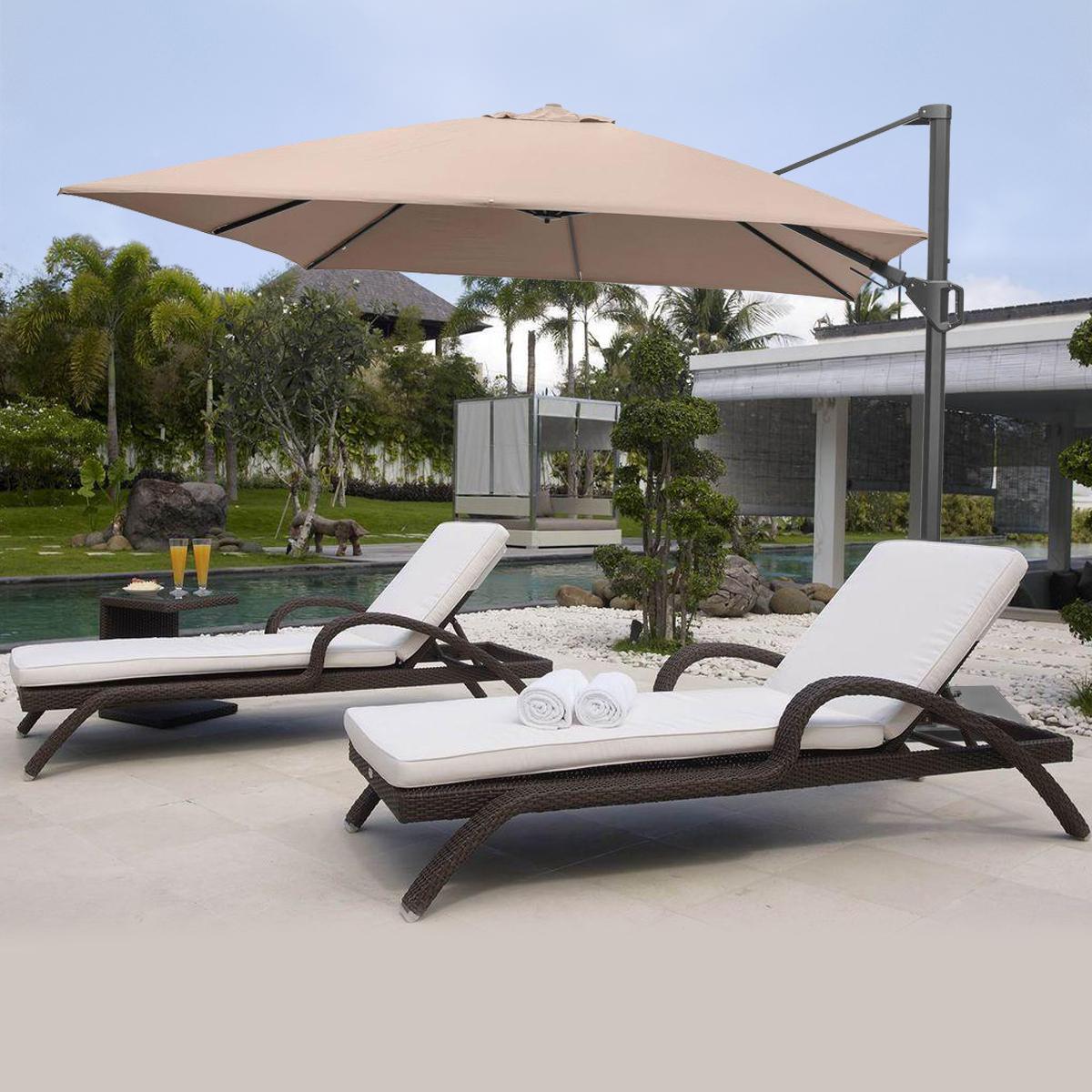 Комплект меблів для відпочинку з 2-х шезлонгів коричневого кольору та парасольки, фото 1