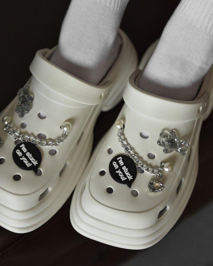 Жіночі прикрашені джибітсами крокси, фото 1