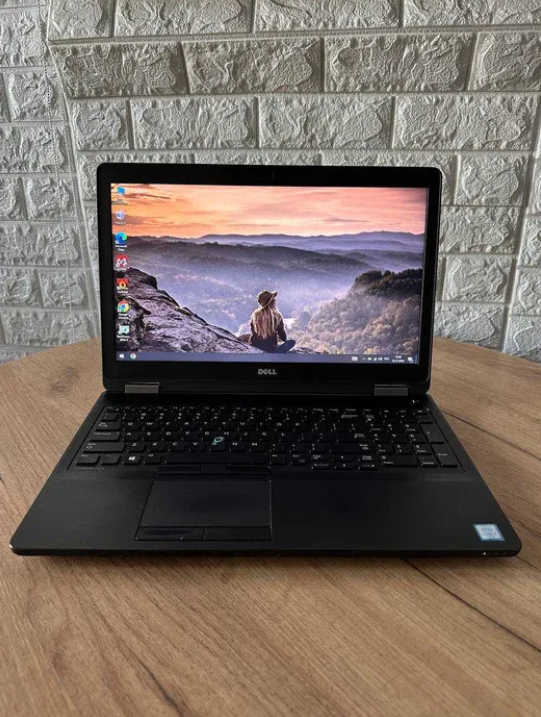 Ноутбук Dell Latitude 5570 15,6" HD i7 6600U 8Gb SSD 256Gb Radeon R7 M360 Б/В