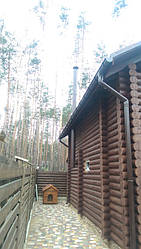 Дымоходы установленные вдоль фасада здания 16