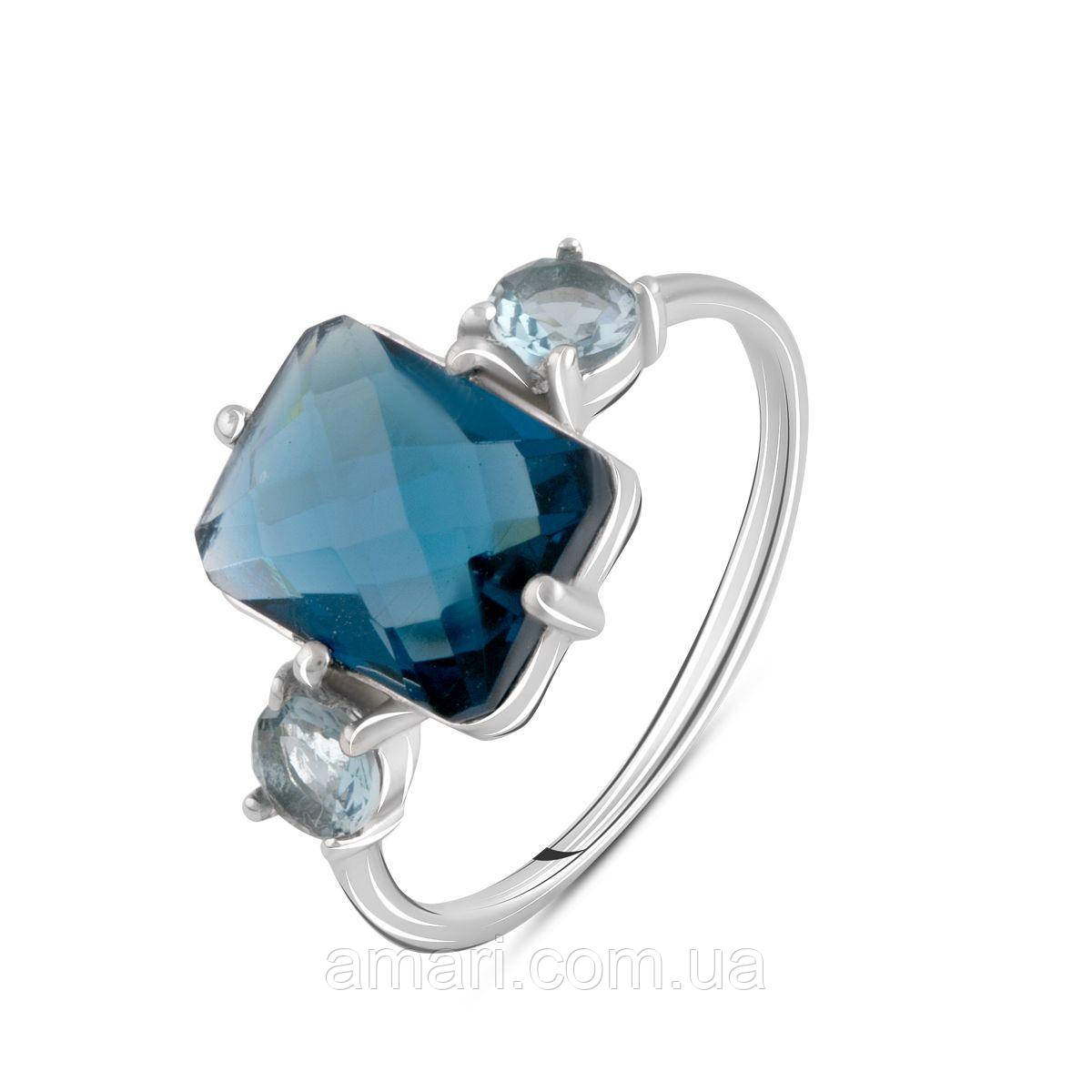 Срібне кільце Komilfo з топазом Лондон Блю 3.042ct, вага виробу 2,43 г (2091936) 17.5 розмір