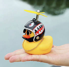 Автомобільна качка з шоломом та кріпленням Funny Ducks Black Shark Teeth 5181 uio