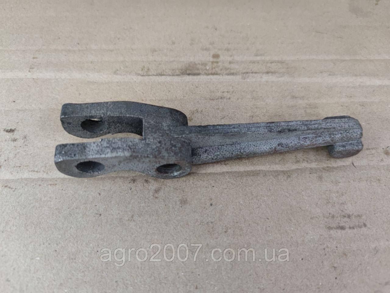 Важіль відтискний (лапка) корзини ЮМЗ 45-1604102 А1, фото 1