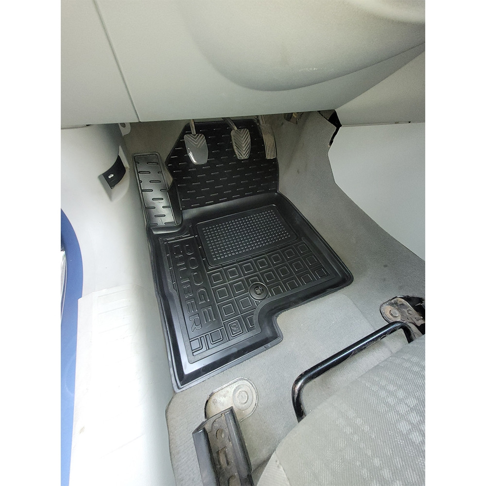 Килимки в салон автогум для Dodge Caliber 2006+