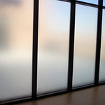 Самоклейна матова плівка на вікна 1 пог. м сонцезахисна напівпрозора матуюча для скла та дзеркал