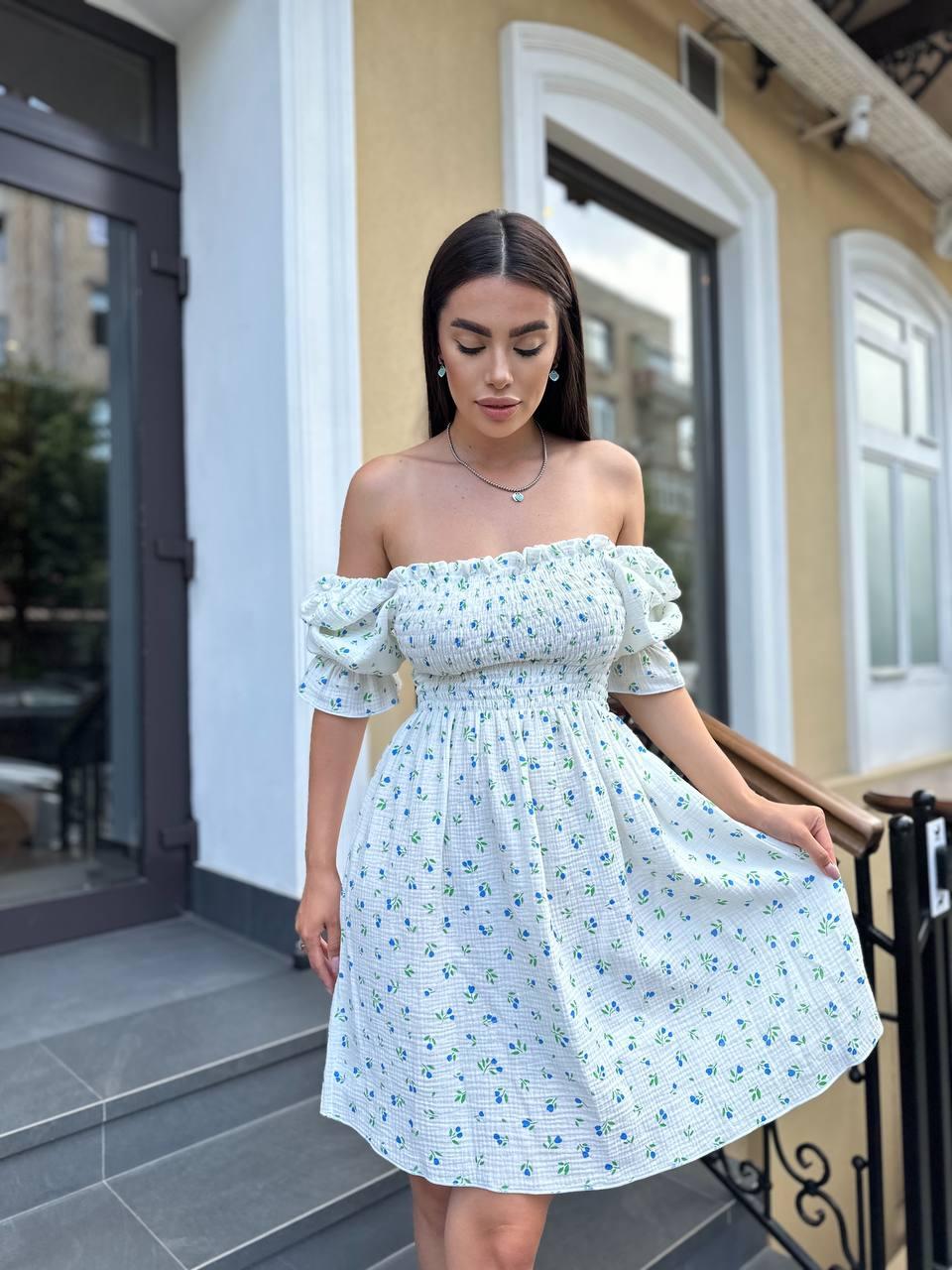 Муслінова сукня зі спущеними рукавами та резинкою на грудях квіткова (р. 42-46) 63PL5772, фото 1