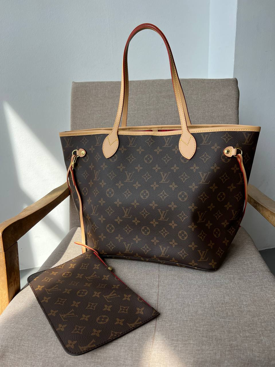 Жіноча сумка з шкіри Луї Віттон Louis Vuitton Neverfull PM Monogram молодіжна, брендова сумка через плече