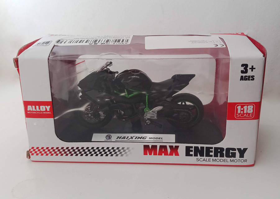 Модель мотоцикла Kawasaki Ninja ZX-12R коллекционная. Масштаб 1:18