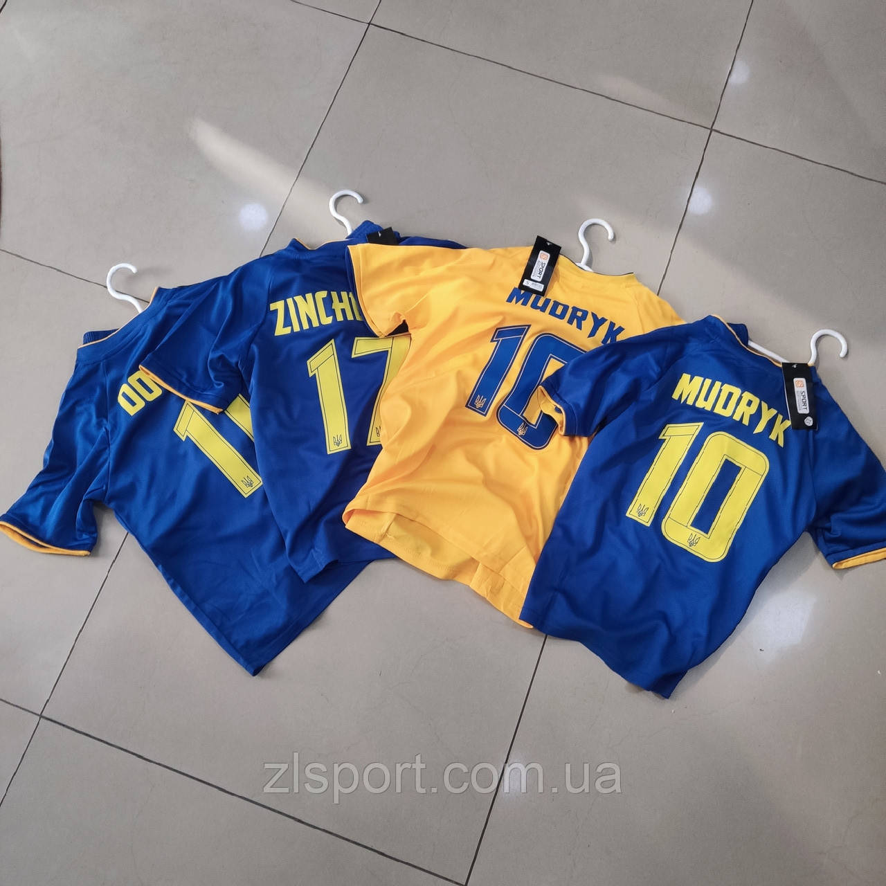 Футбольная форма детская сборной Украины (Зинченко, Мудрик, Довбик)