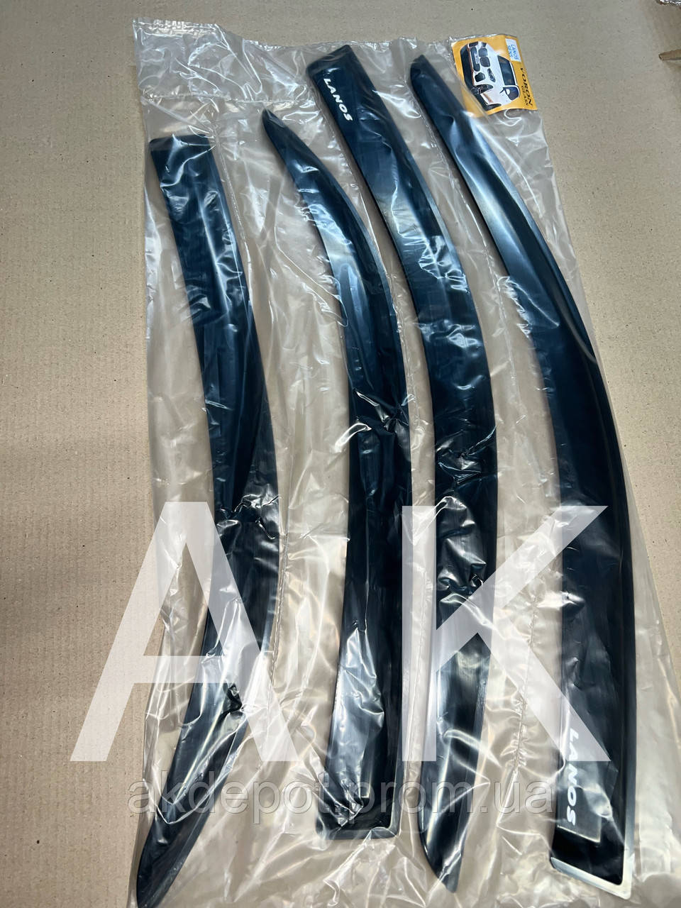 Ветровики Деу ЛАНОС Дефлекторы окон на DAEWOO LANOS SENS на скотче ТЮНИНГ ( 4 шт) - фото 1 - id-p2193705249