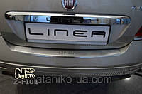Накладка на задний бампер с загибом Fiat Linea *2012-