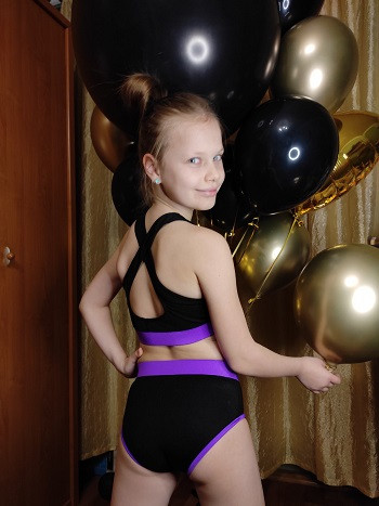 Дитячий костюм для Pole dance спортивний топ навхрест і труси для дівчинки з чорного біфлексу Глорія р. 26-44