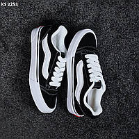 Salomon , Under Armour , DC , Vans