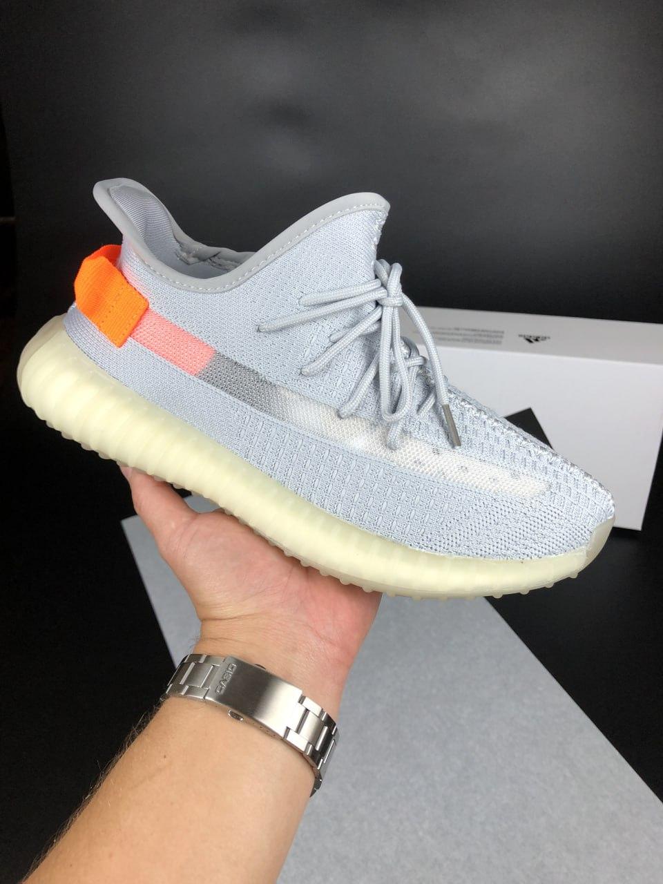 Чоловічі кросівки Steely Yeezy Boost 350 Grey Orange (Сірі) Взуття Стайл Ізі Буст 350 сітка повсякденні весна літо
