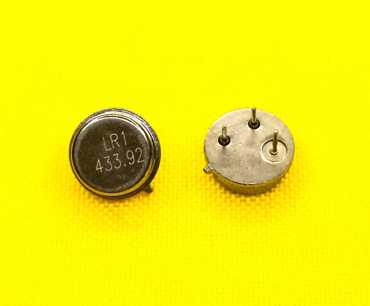 Кварцевий резонатор LR1 433.92 МГц 3pin