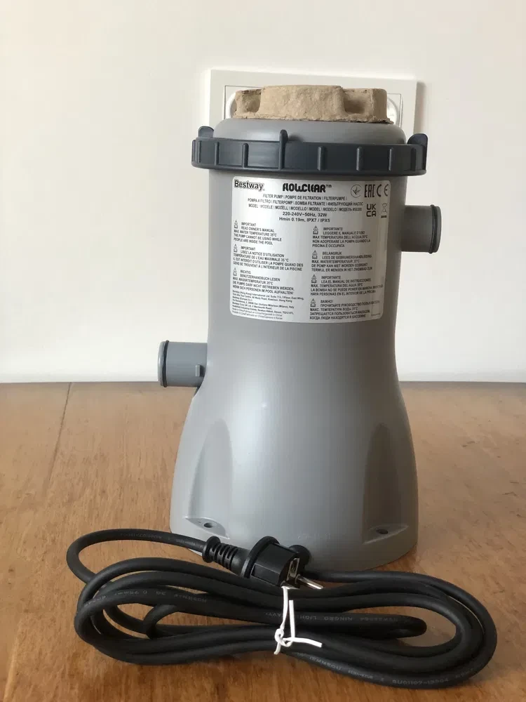 Картриджний фільтр-насос Bestway 58386 (продуктивність 3028 л/г, басейнів об'ємом до 17400л)