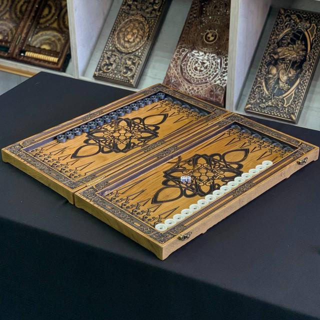 Нарди дерев'яні Лев - переможець