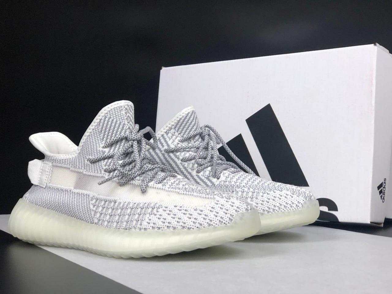 Чоловічі кросівки Steely Yeezy Boost 350 White Grey (Білі) Взуття Стайл Ізі Буст 350 сітка повсякденні демісезон