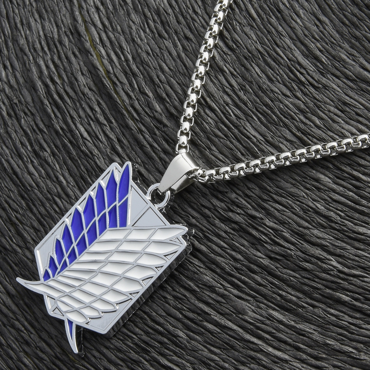 Ланцюг із кулоном крила різнобарвний сріблястого кольору Stainless Steel розмір 30х25 мм розмір ланцюга 70 см 3 мм