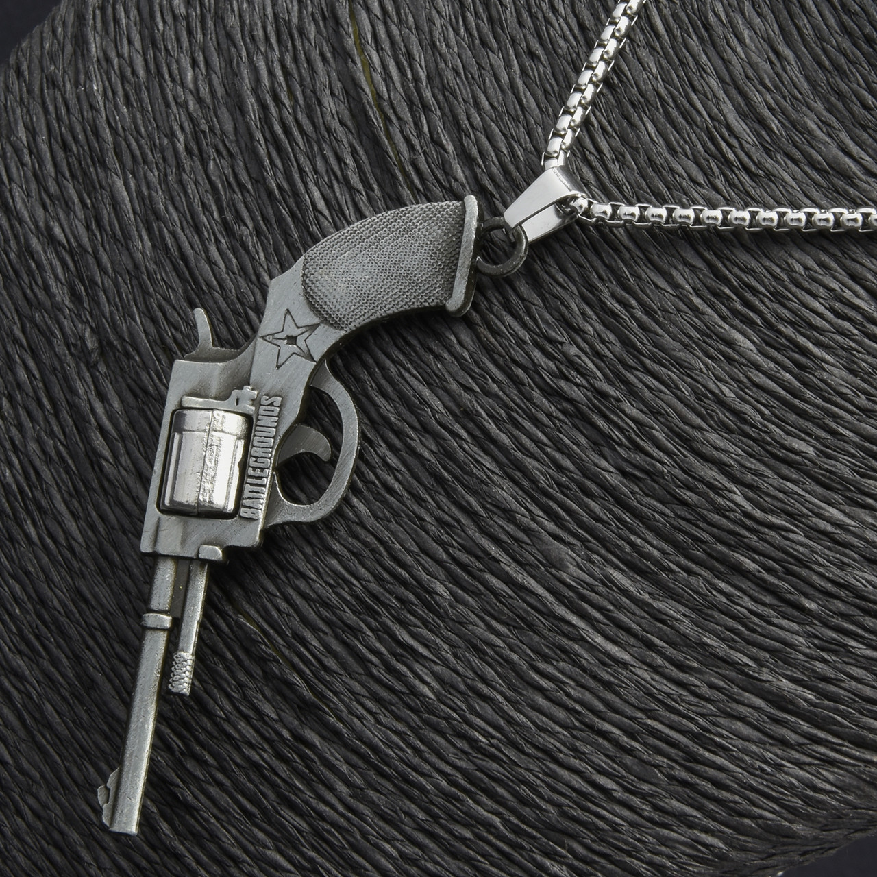 Ланцюг із кулоном револьвера сріблястого кольору Stainless Steel розмір 70х35 мм розмір ланцюга 70 см 3 мм
