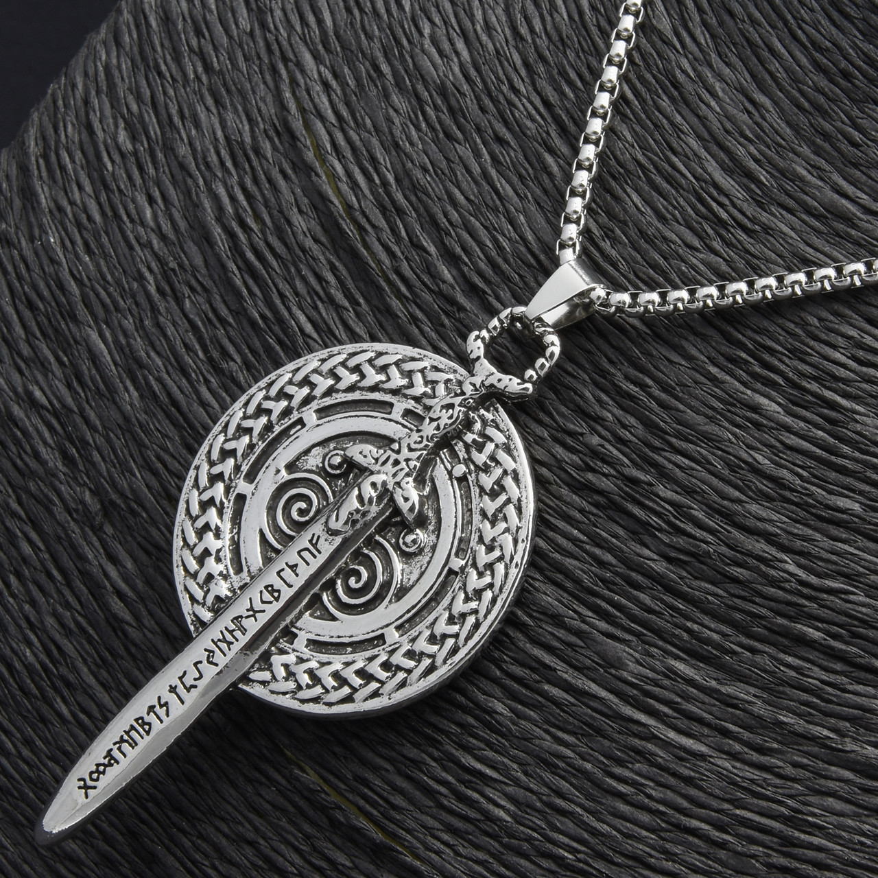 Ланцюг із кулоном скандинавський воїн сріблястого кольору Stainless Steel розмір 75х40 мм розмір ланцюга 70 см 3 мм