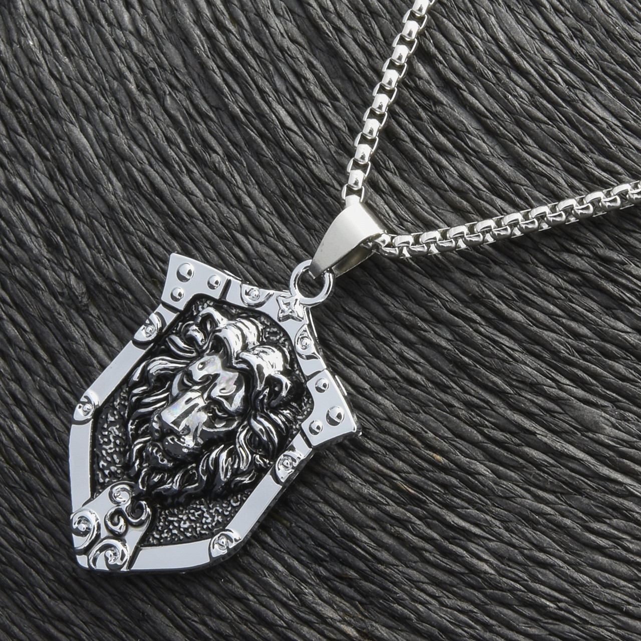 Ланцюг із кулоном лев сріблястого кольору Stainless Steel розмір 40х30 мм розмір ланцюга 70 см 3 мм