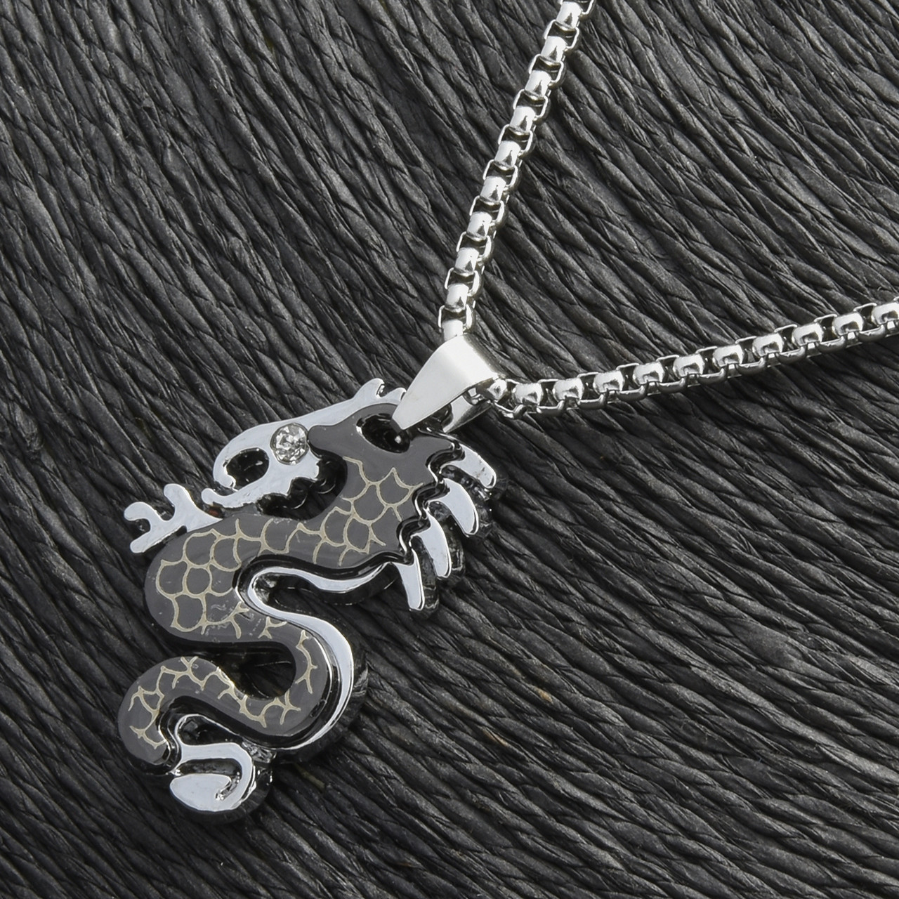 Ланцюг із кулоном дракон із кристалом сріблястого кольору Stainless Steel розмір 35х25 мм розмір ланцюга 70 см 3 мм