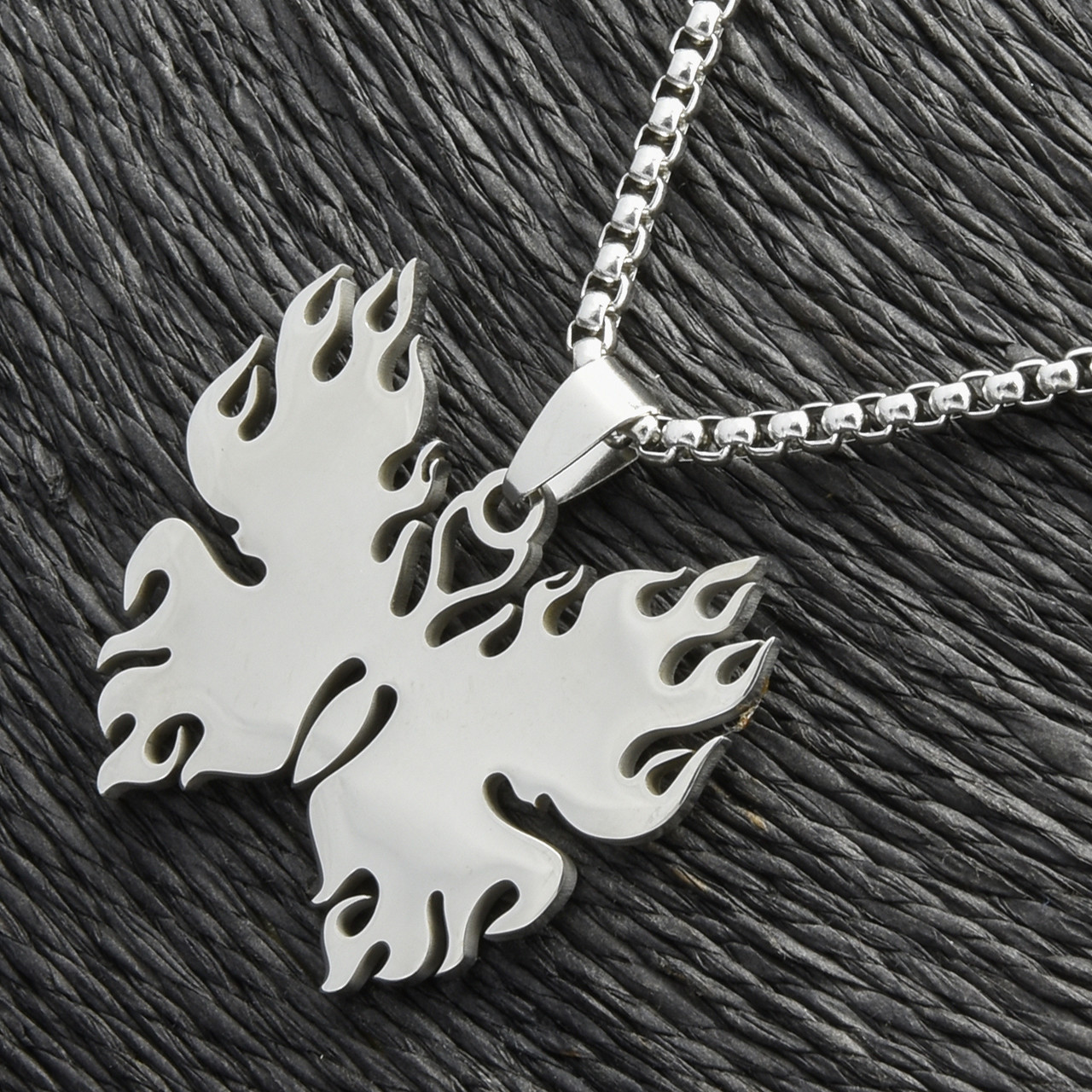 Ланцюг із кулоном метелик сріблястого кольору Stainless Steel розмір 30х35 мм розмір ланцюга 70 см 3 мм