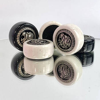 Фішки для гри нарди з каменю 27×12мм з металевою вставкою Лев