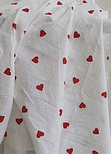 Батист (бавовняна тканина ) крупні червоні серця на білому