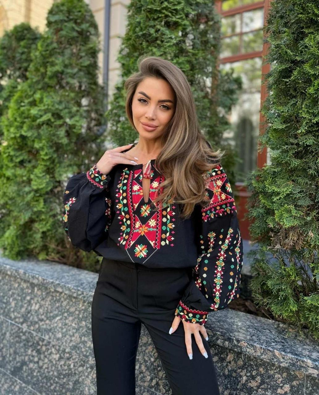 Вишиванка жіноча з орнаментом ESQ 5710, чорна блузка з вишивкою в українському стилі, фото 1