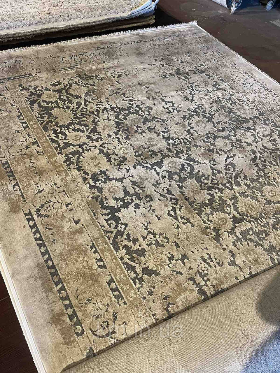 Стильний килим у стилі сучасної класики Asper 5616 vizon-grey