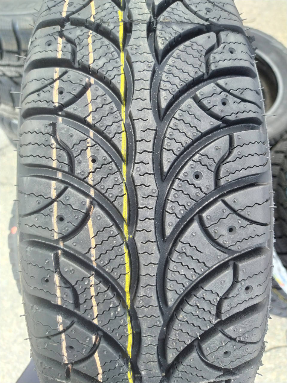 

Шины зимние 175/70R13 82S Rosava WQ-102