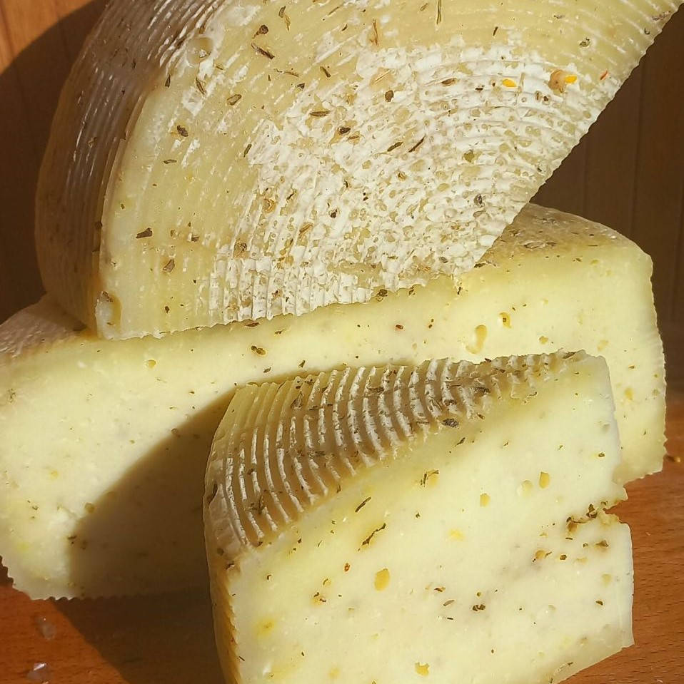 

Сыр козий фермерский Буш-дю-Рон с прованскими травами