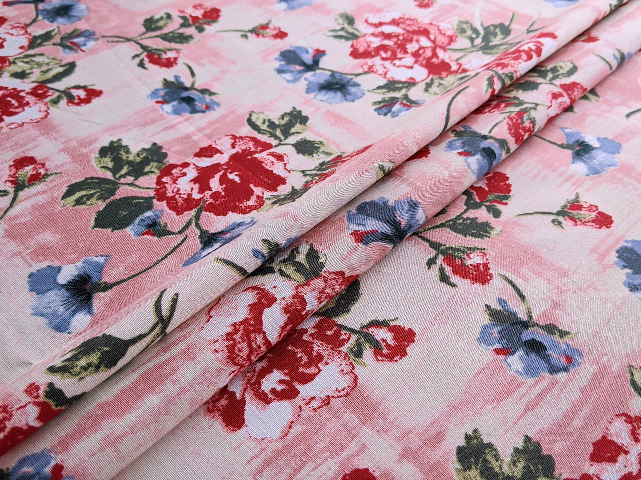 

Ткань ​​Поплин рисунок цветочная композиция, пудровый розовый