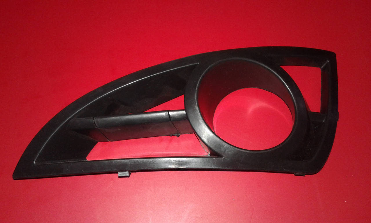 

Решетка противотуманной фары левая Geely MK 1018002984