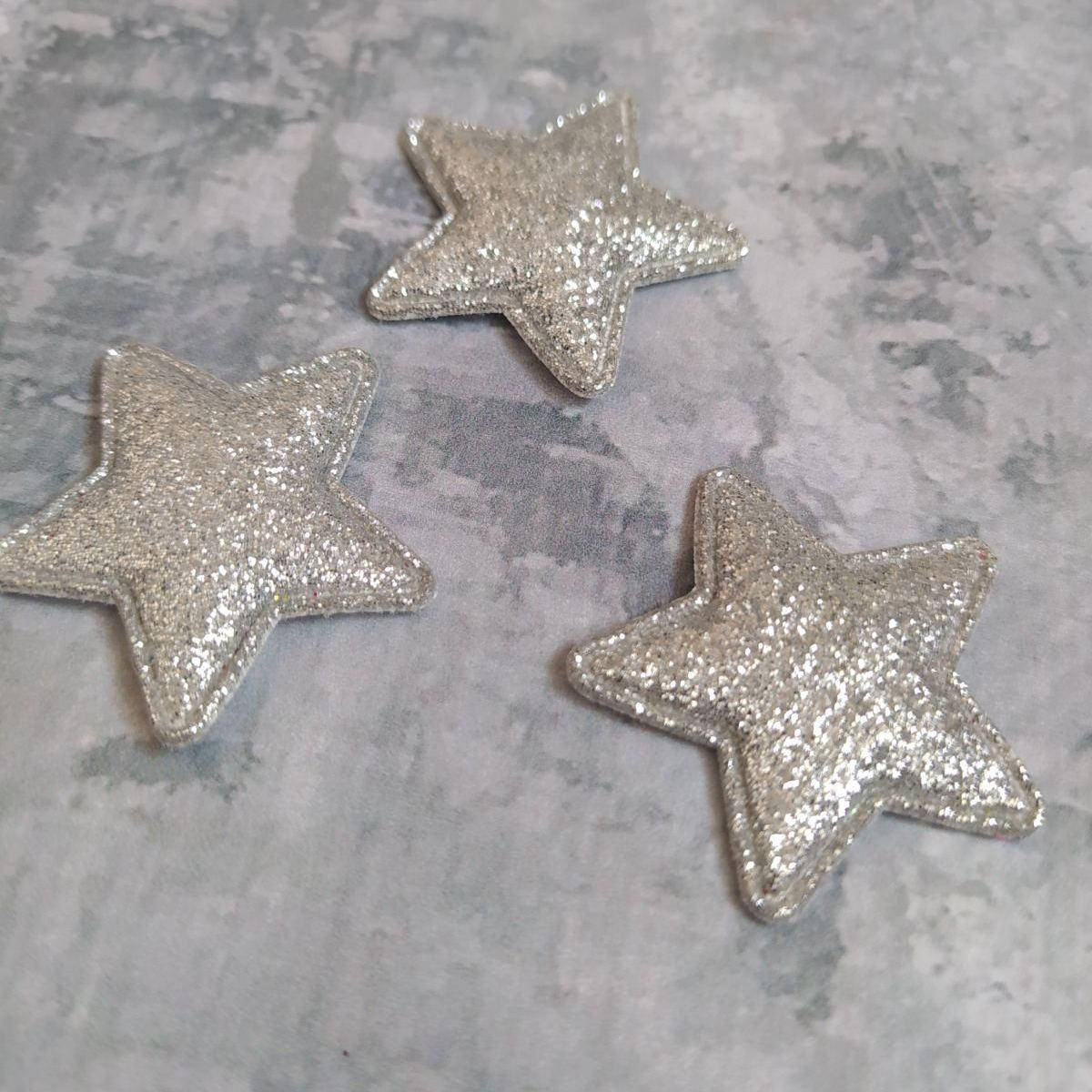 

Нашивка зірочка срібна