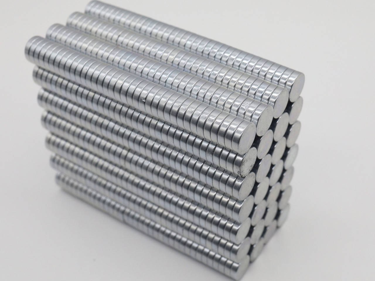 

Неодимовый магнит. 15х3мм, Серебро