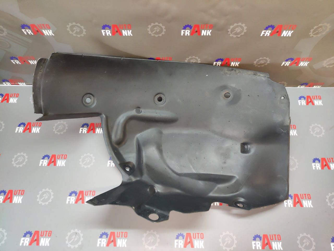 

Подкрылок передний левый (задняя часть) 8200136725 для Renault Scenic ll