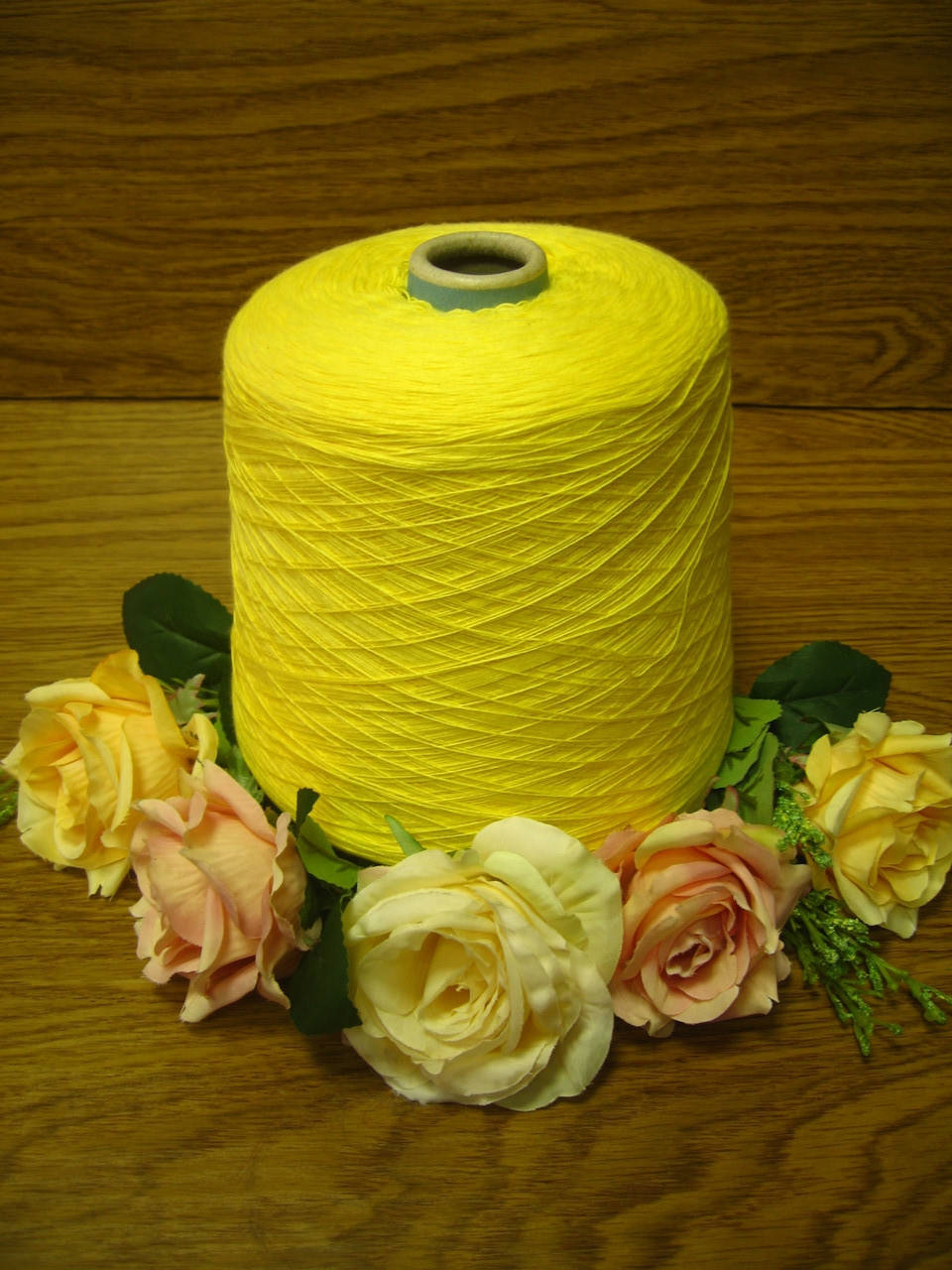 

Итальянская бобинная пряжа от Papiro art Giallo 100% Хлопок 1600 м. /100 гр. Желтый