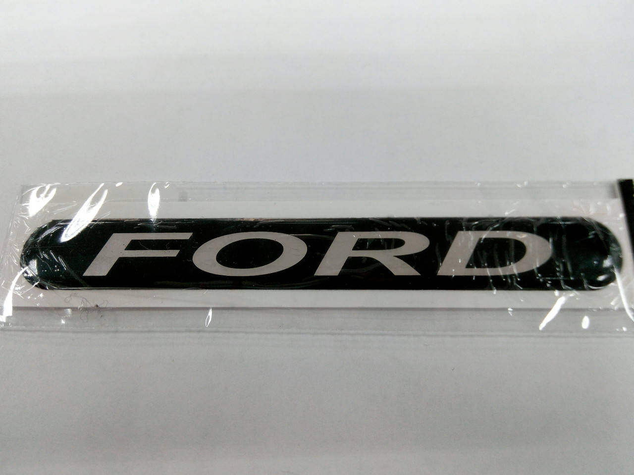 

Силиконовые 3D наклейки FORD 110х14 мм