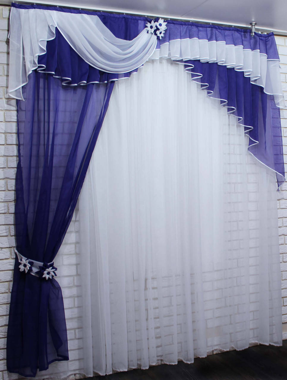 

Ламбрекен с шторкой из шифона. Модель №111 Цвет фиолетовый с белым