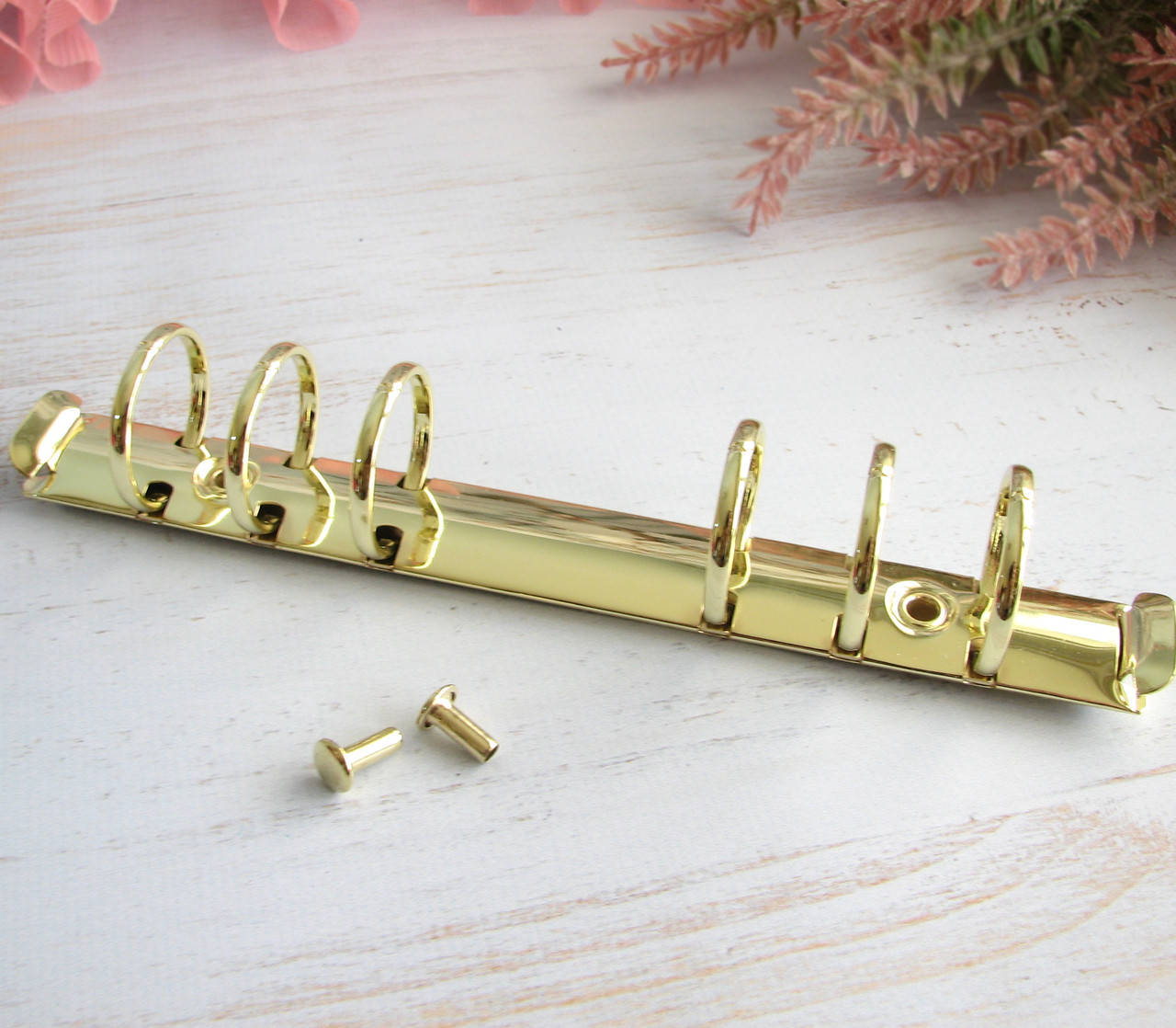 

Кольцеой механизм УЦЕНКА А6 на 6 колец 171/25мм с небольшими вмятинами с креплением заклепки (KMX017), Золото