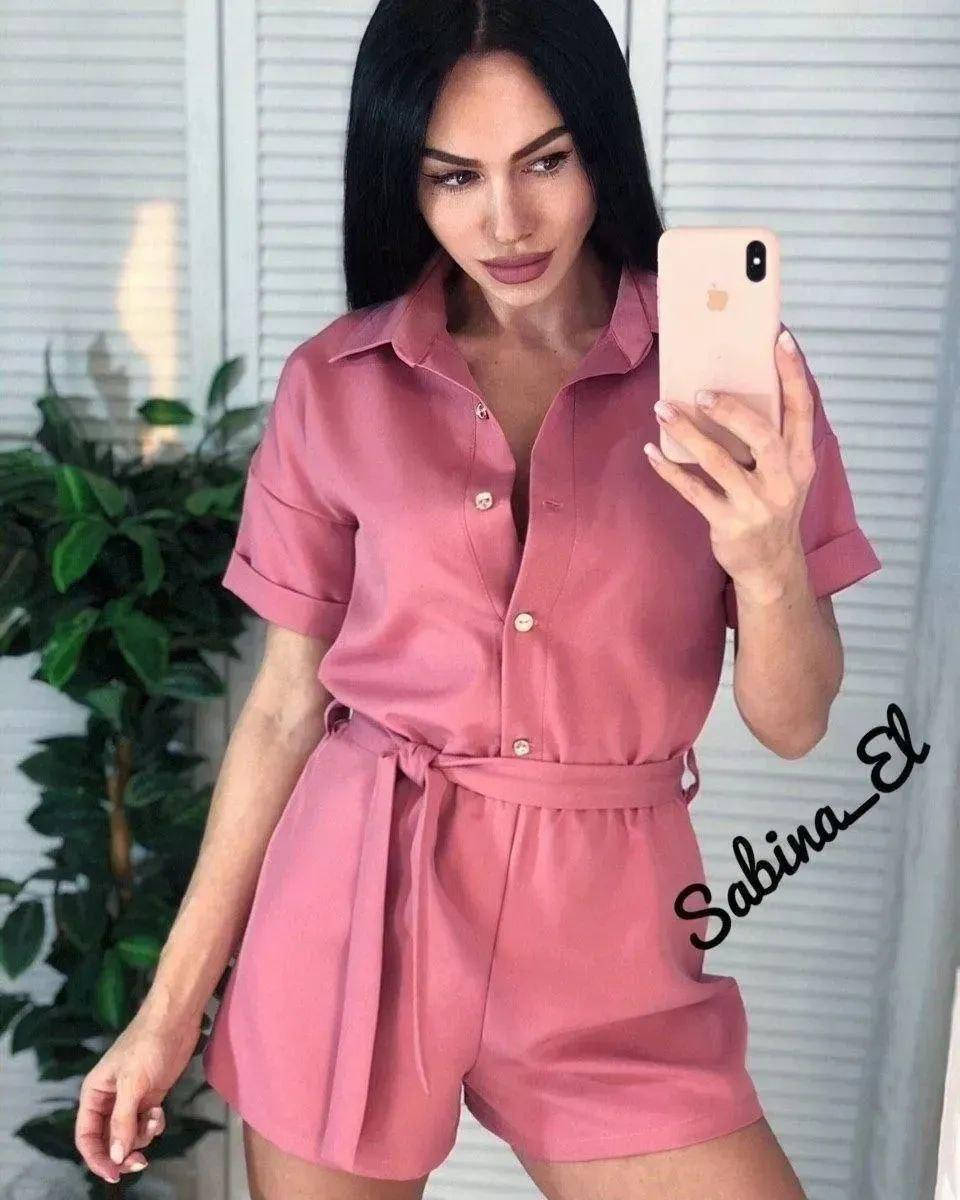 

Стильный женский комбинезон с шортами костюмка